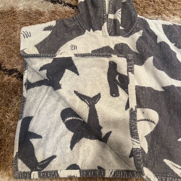 Mini BODEN Shark Week Hoodie Beach Towel Size 2-5 years - Picture 2 of 5